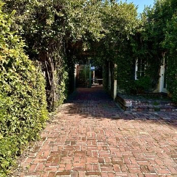 Garden walkway outside Du Vin Wine and Spirits in West Hollywood.
